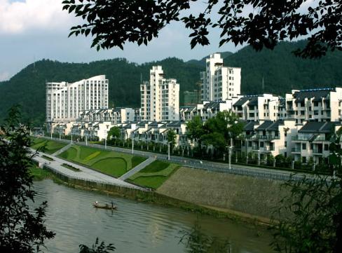 前低后高的基地好吗？