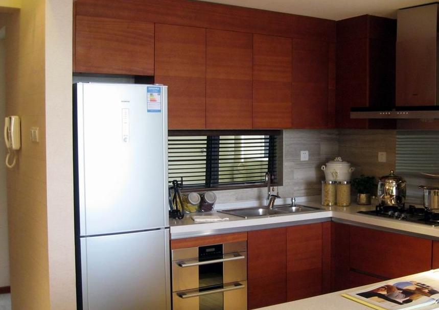 厨房灶台安装位置照片