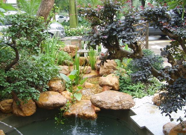 别墅花园石头水池设计布置完工照片