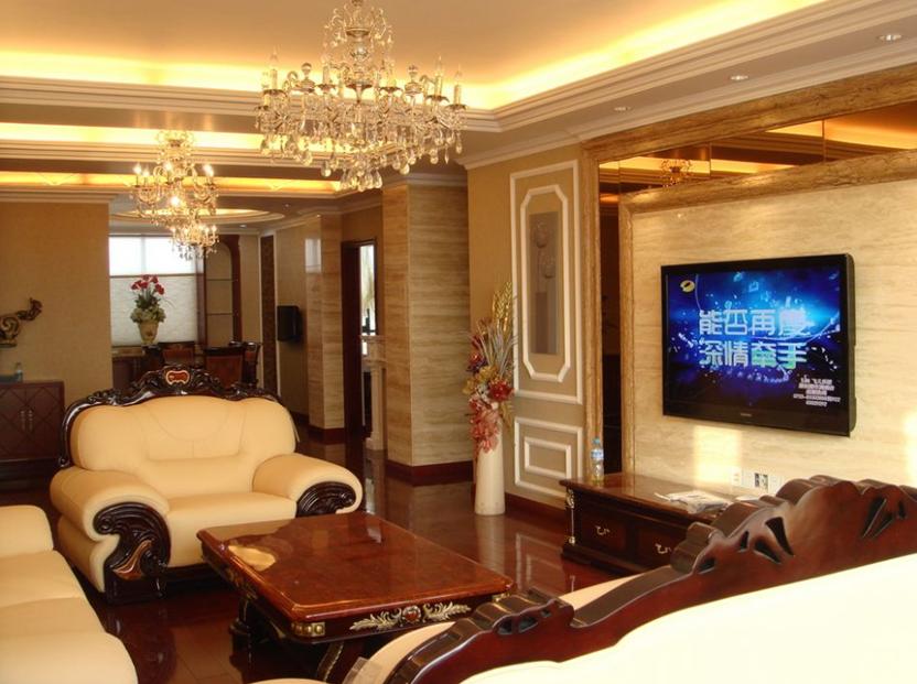 金黄色客厅装修设计后照片