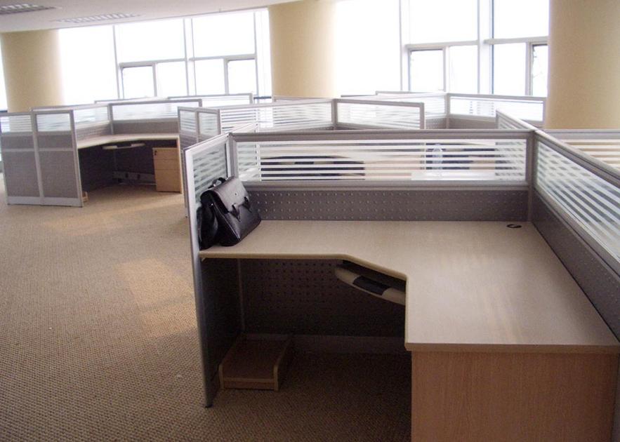 广州天河写字楼上一家公司的办公家具